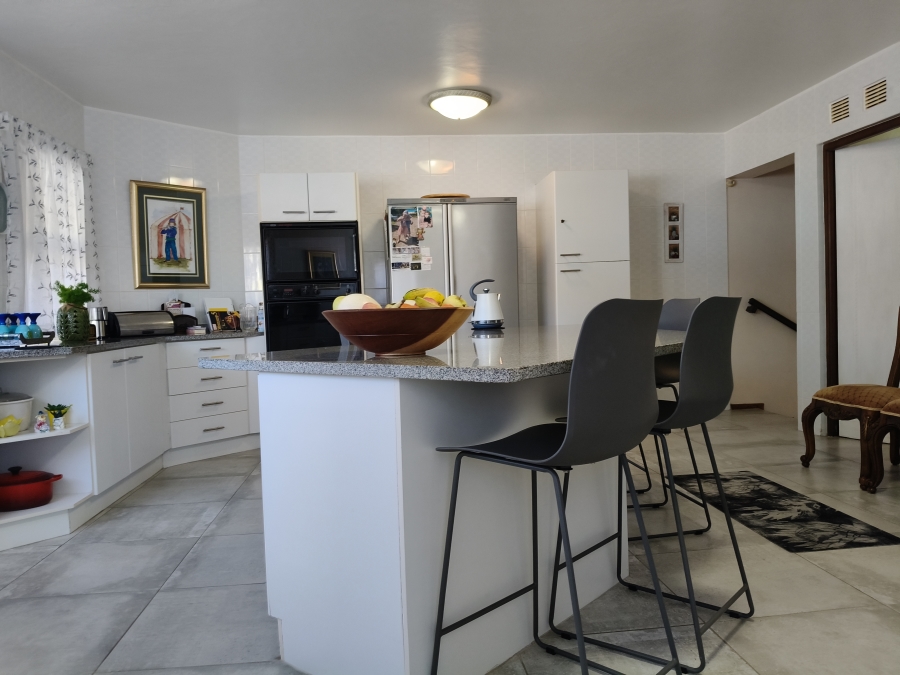 4 Bedroom Property for Sale in Wavecrest Eastern Cape